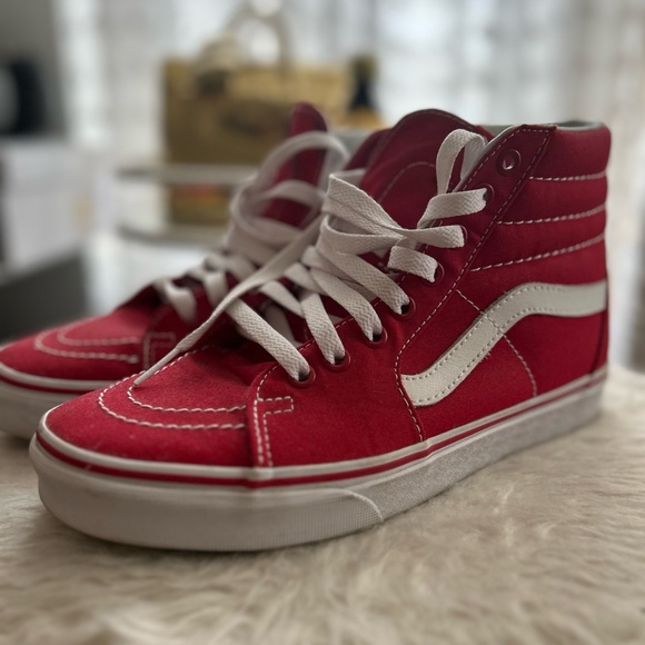 VANS HIGH TOP SNEAKERS! - Picture 5 of 6